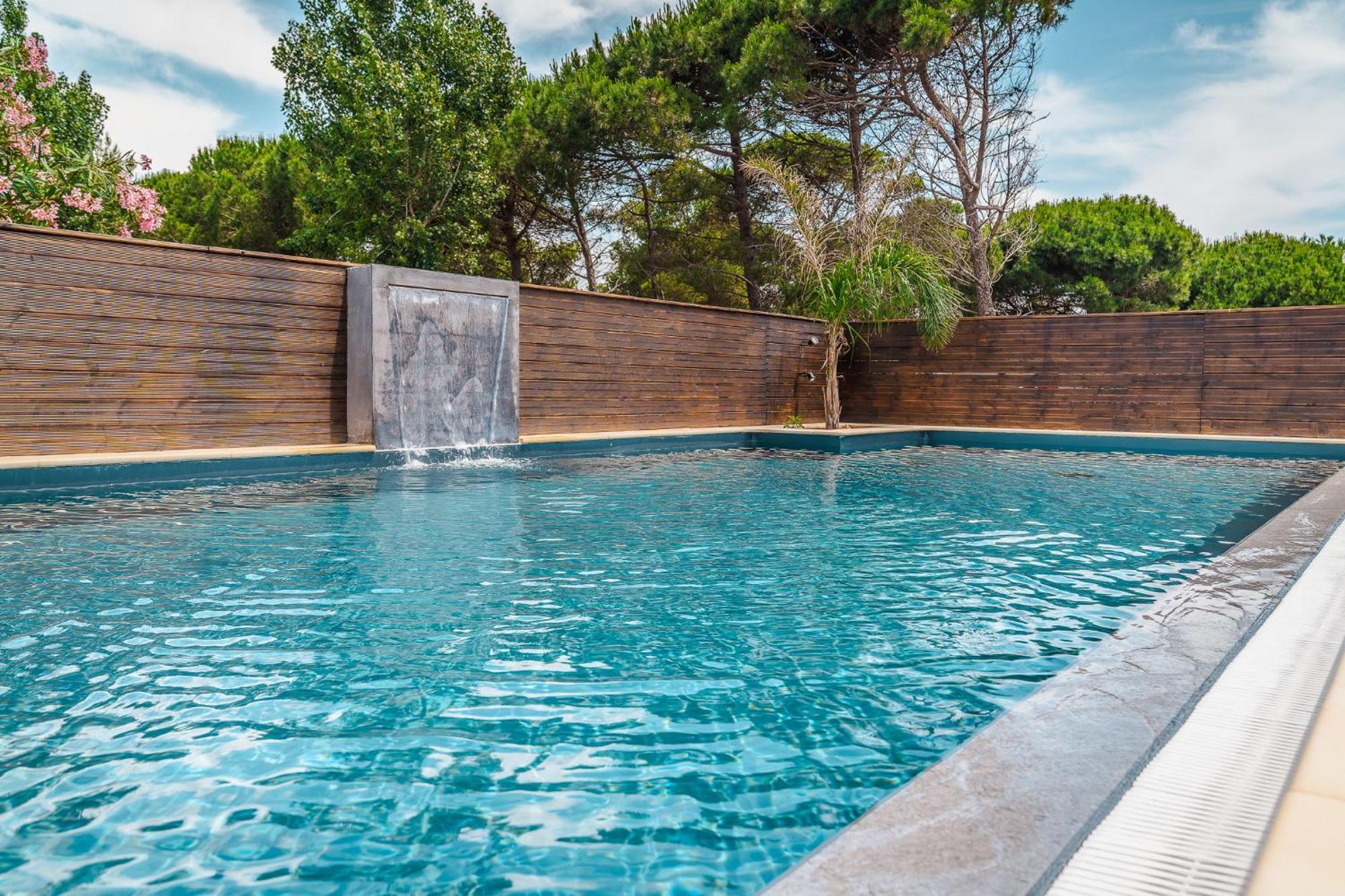Camping Le Roucan West Vias Exterior photo
