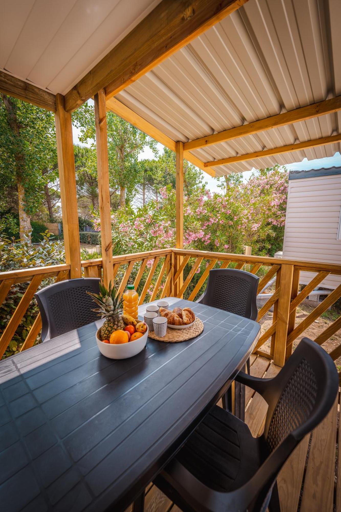 Camping Le Roucan West Vias Exterior photo