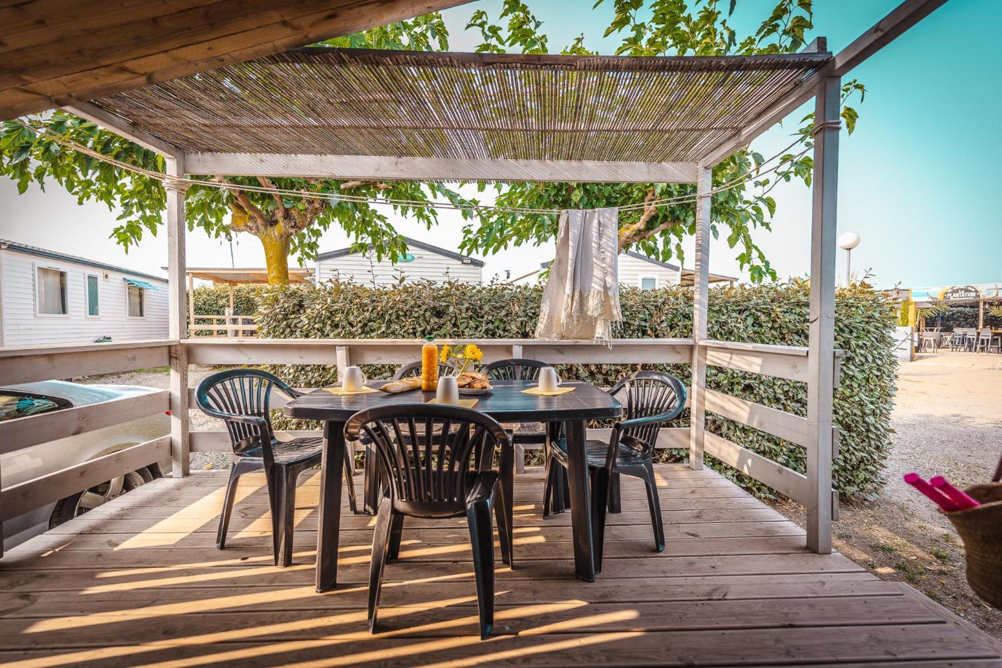 Camping Le Roucan West Vias Exterior photo
