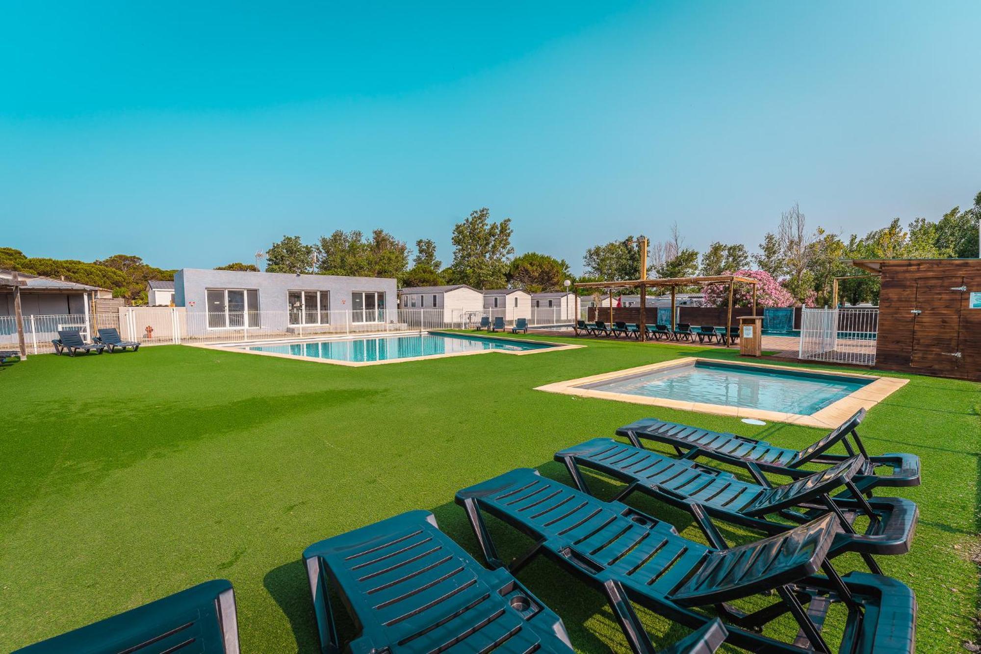 Camping Le Roucan West Vias Exterior photo